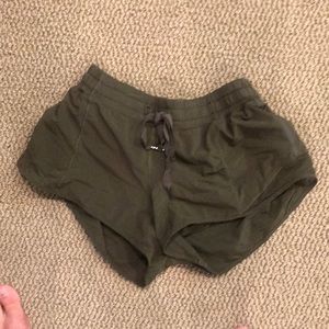 Lululemon shorts size 4